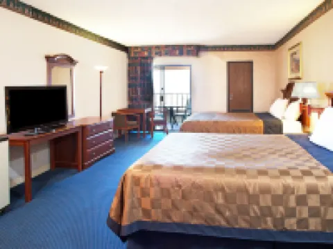 Travelodge by Wyndham Sunset-Huntington Beach Ocean Front Hotels in Sunset Beach