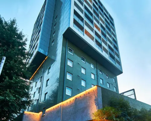 Roppongi Hotel S Отели рядом с достопримечательностью «Джаз-клуб Blue Note Tokyo»
