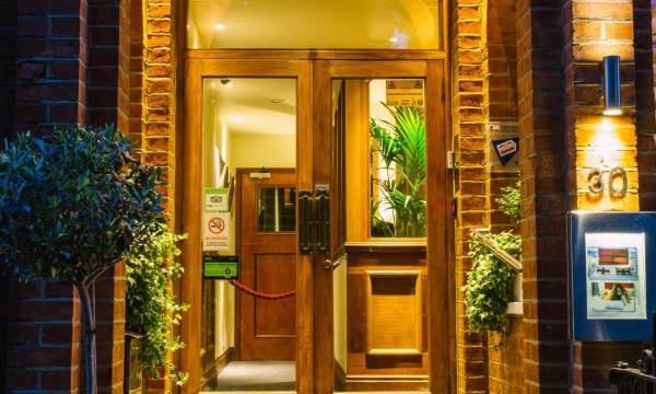 Henley House Hotel