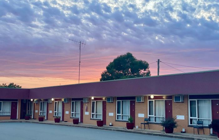 Century Motor Inn, Finley