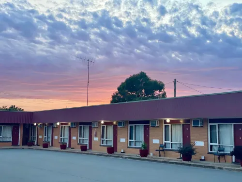Century Motor Inn, Finley Hotels in Finley