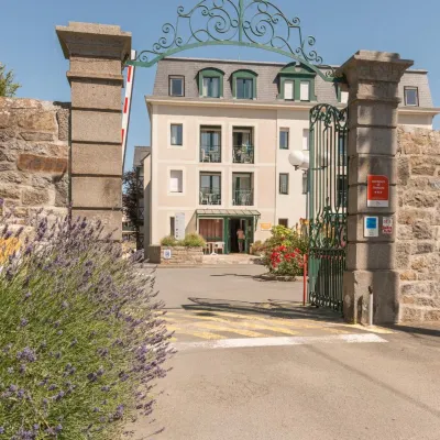 Résidence Pierre & Vacances Ty Mat Hotels near Beaumanoir Group