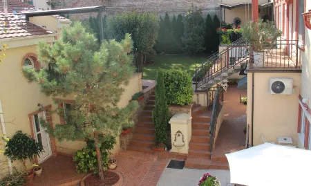 Urban Lodge Belgrade Отели рядом с достопримечательностью «Republic Square»