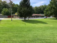 Chateau Lodge - parking