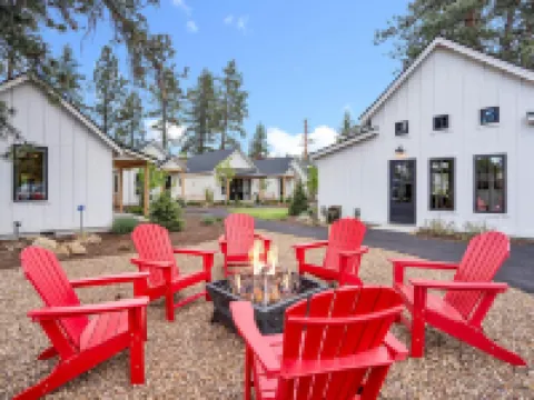 The Scout Boutique Cottages Hotels in Sisters