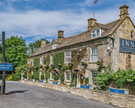 Inn for All Seasons Hotels in Burford