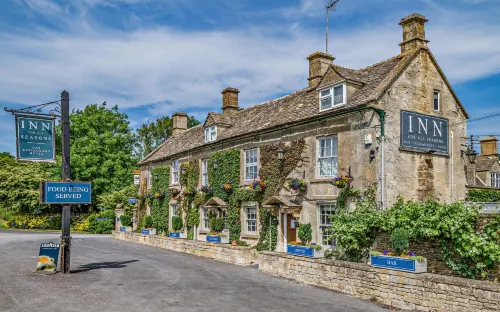 Inn for All Seasons Hotels in Burford