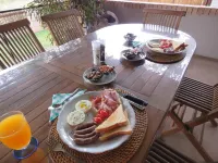 Wild Dog Guest Lodge - breakfast