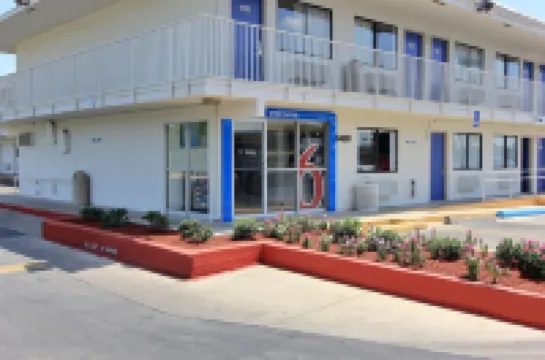 Motel 6 Austin, TX - North Hotel di Austin