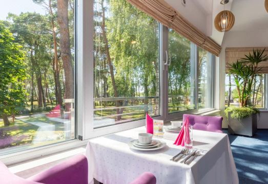 Hotel Jen Manila Over view