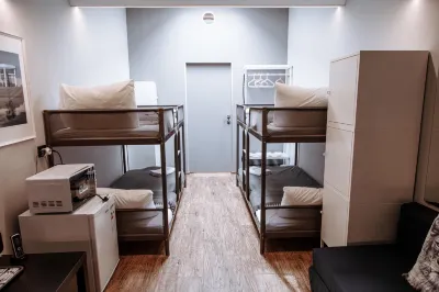 Hotel 13 のホテル