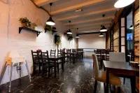 Nikitin Hotel - parking