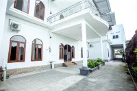De Luna Guest House Hotels in West Lombok Regency