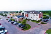 Holiday Inn Express & Suites Greenville by IHG - parking