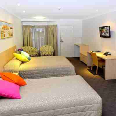 Mackellar Motel Rooms
