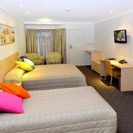 Mackellar Motel