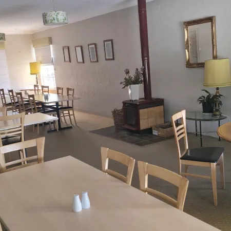 MOTEL ROYAL TARA