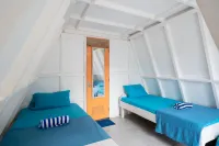 Costas de Liwa Bar & Beach Resort Hotels in San Narciso