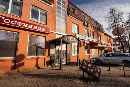 Чемодан Отели рядом с достопримечательностью «Церковь Успенья Богородицы с Пароменья»