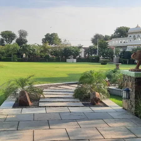 Yash Veer Resort