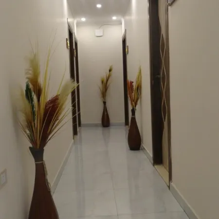 Up Town Hotel