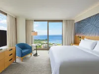 Renaissance Honolulu Hotel & Spa Hotels near Kahala