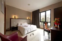 โรงแรมโออาซีวิลเลจ - ที่มีอ่างอาบน้ำ