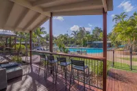 Nrma Blue Dolphin Yamba Holiday Resort - Pools