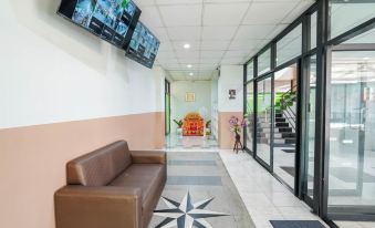 RoomQuest Sps Hotel and Residence