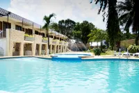 Subic Grand Seas Resort - Strand