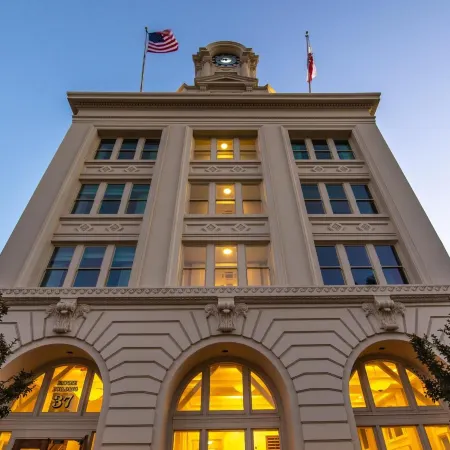 Hotel E
