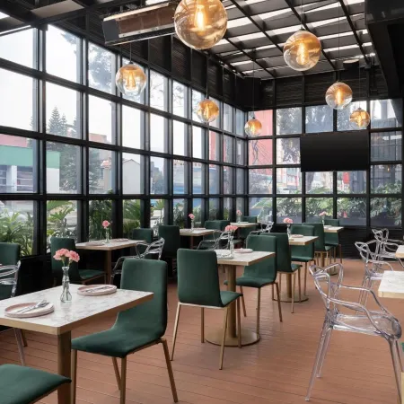 Hotel Black Tower Premium Отели рядом с достопримечательностью «Конгресс-центр G12»