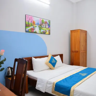 Quốc Hùng Hotel Quang Nam University周辺のホテル