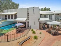 Mantra Alice Springs - Pools