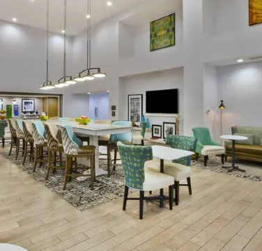 Hampton Inn & Suites Alliance