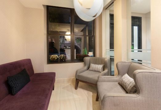 라 퀸타 인 & 스위트