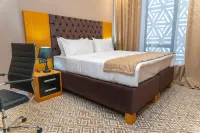 Ramada by Wyndham Turkistan - Yüzme Havuzu