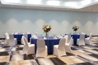 Ramada by Wyndham Hartford North / Bradley Airport Hotel di Windsor