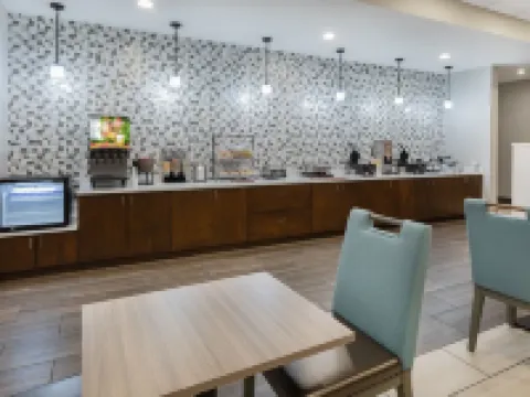 La Quinta Inn & Suites by Wyndham Jackson/Cape Girardeau Hotels in Cape Girardeau County