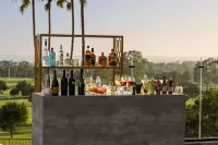 VEA Newport Beach, a Marriott Resort & Spa - bar