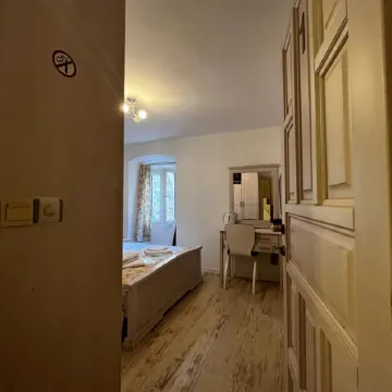 Guesthouse Athos Отели в г. Котор