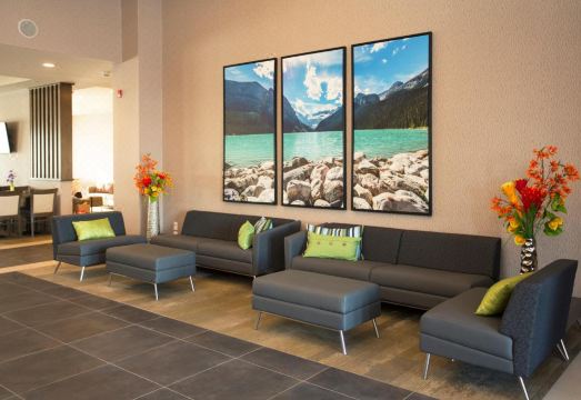 윈게이트 바이 윈덤 캘거리 에어포트 외관 또는 로비