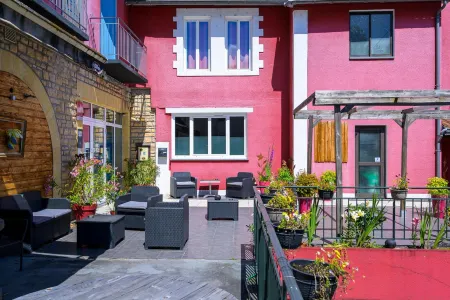 Hôtel de La Beauronne Отели в г. Марсак-Сюр-Л'Иль