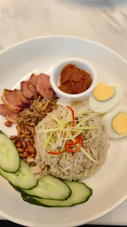 Al-Villa @ Jalan Sultan Ismail Отели рядом с достопримечательностью «Istana Maziah»