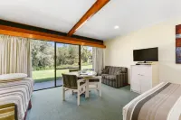 William Macintosh Motor Lodge