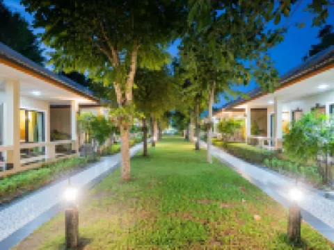 ต้นตาล รีสอร์ต ชะอำ โรงแรมในอำเภอ ท่ายาง