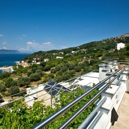 Aegean Wave - Faros