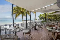Paradis Beachcomber Golf Resort & Spa