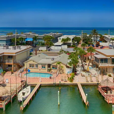 Bay Palms Waterfront Resort - Hotel and Marina