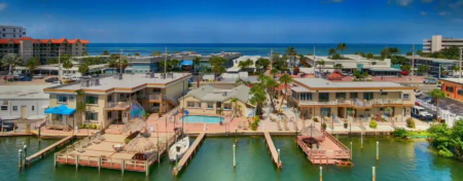 Bay Palms Waterfront Resort - Hotel and Marina